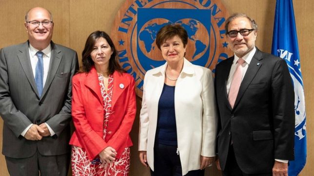 batakis recibio un guino del fmi y el banco mundial aprobo fondos por us$200 millones