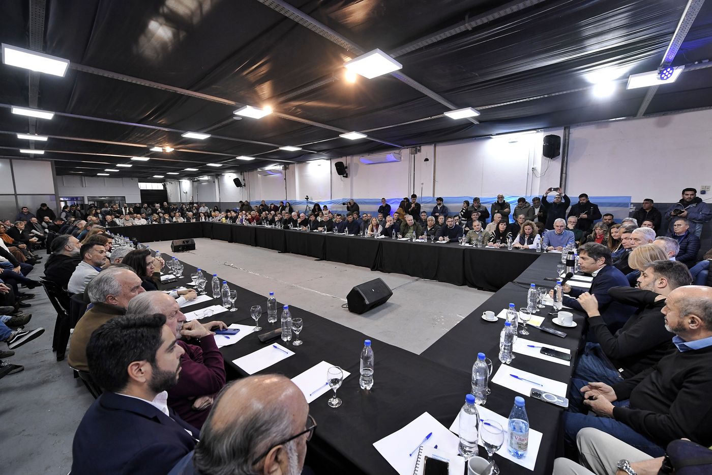 Axel Kicillof encabez&oacute; la reuni&oacute;n del MDF en el local de "La patria es el Otro" para hablar de la marcha y las listas