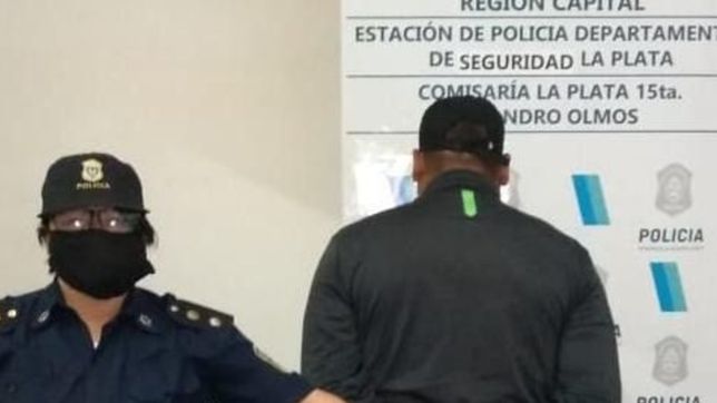 lo denunciaron por violencia familiar, allanaron la casa y encontraron armas y balas