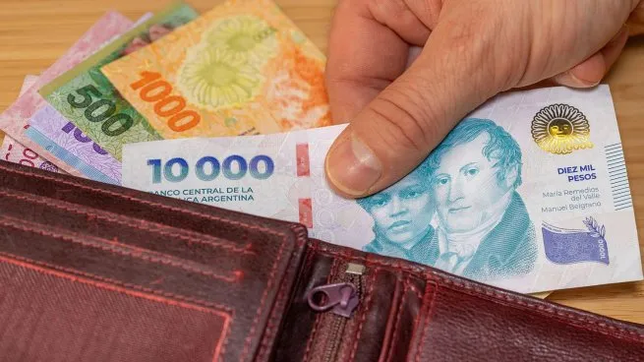 el indec confirmo que los salarios perdieron contra la inflacion de marzo