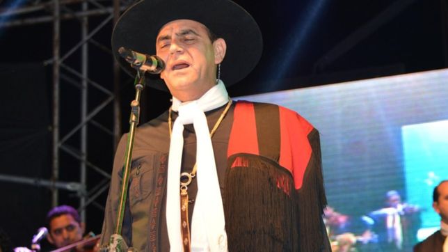 video: el chaqueno palavecino enfurecio en el escenario y lo bajo la policia