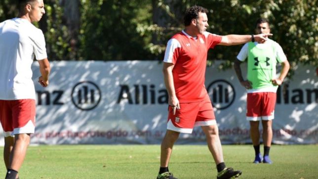 estudiantes entreno a puertas cerradas y apunta a la preparacion fisica