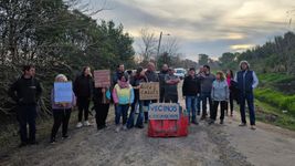el exjuez melazo se sumo a un reclamo por la seguidilla de robos en su barrio