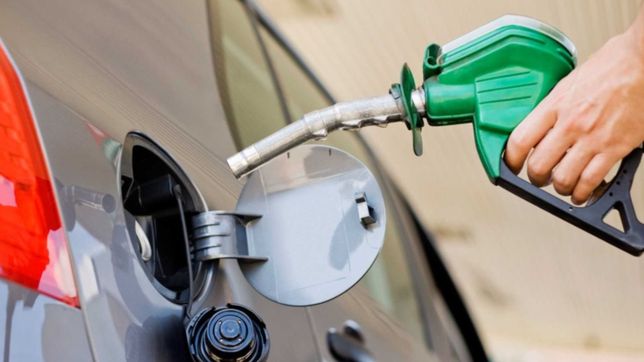 combustibles: vuelven a postergar un aumento de impuestos para la nafta