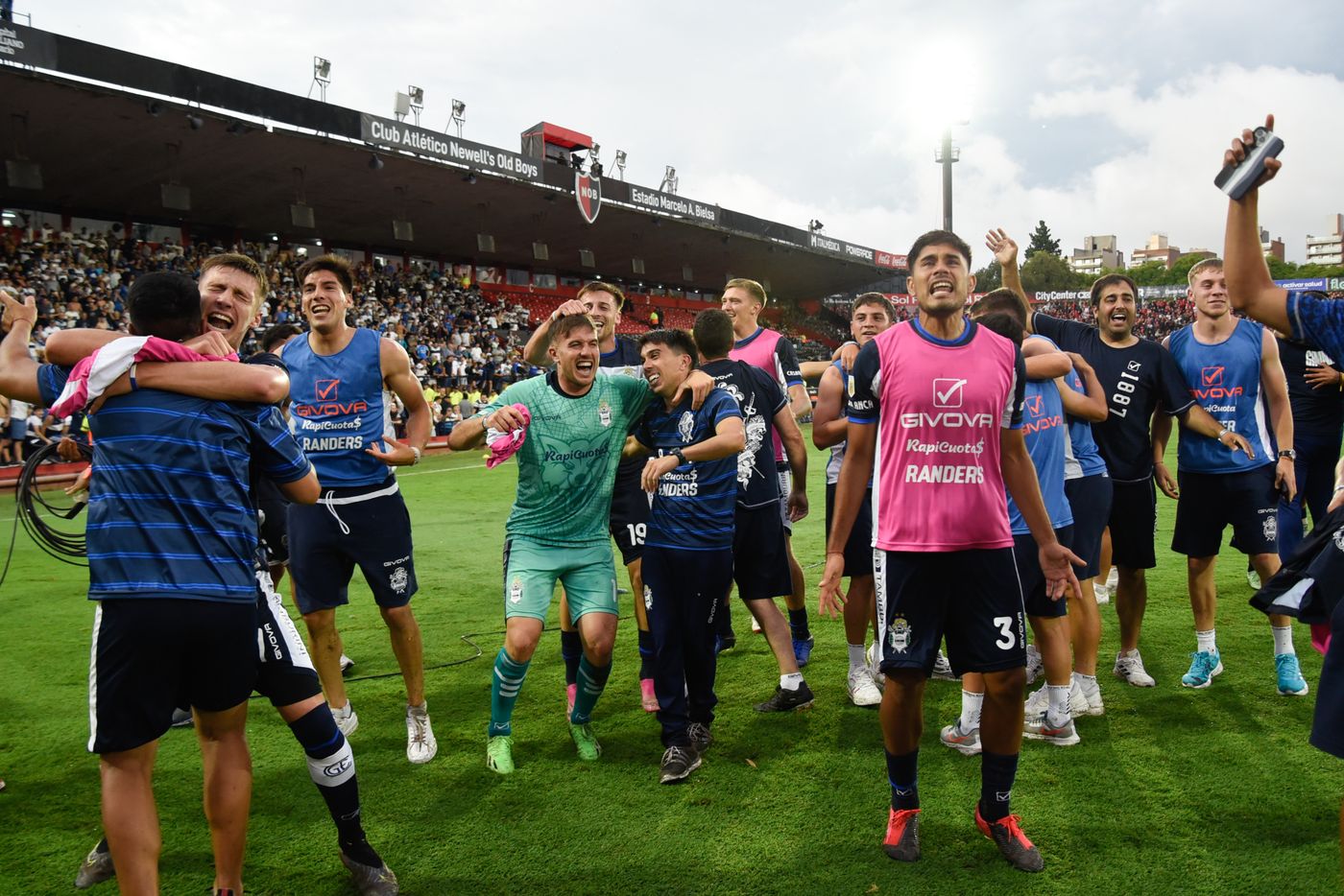 Gimnasia Colón 3.jpg