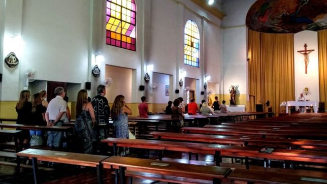 casi sin gente, el colegio lincoln hizo una misa para recordar a lucas lin