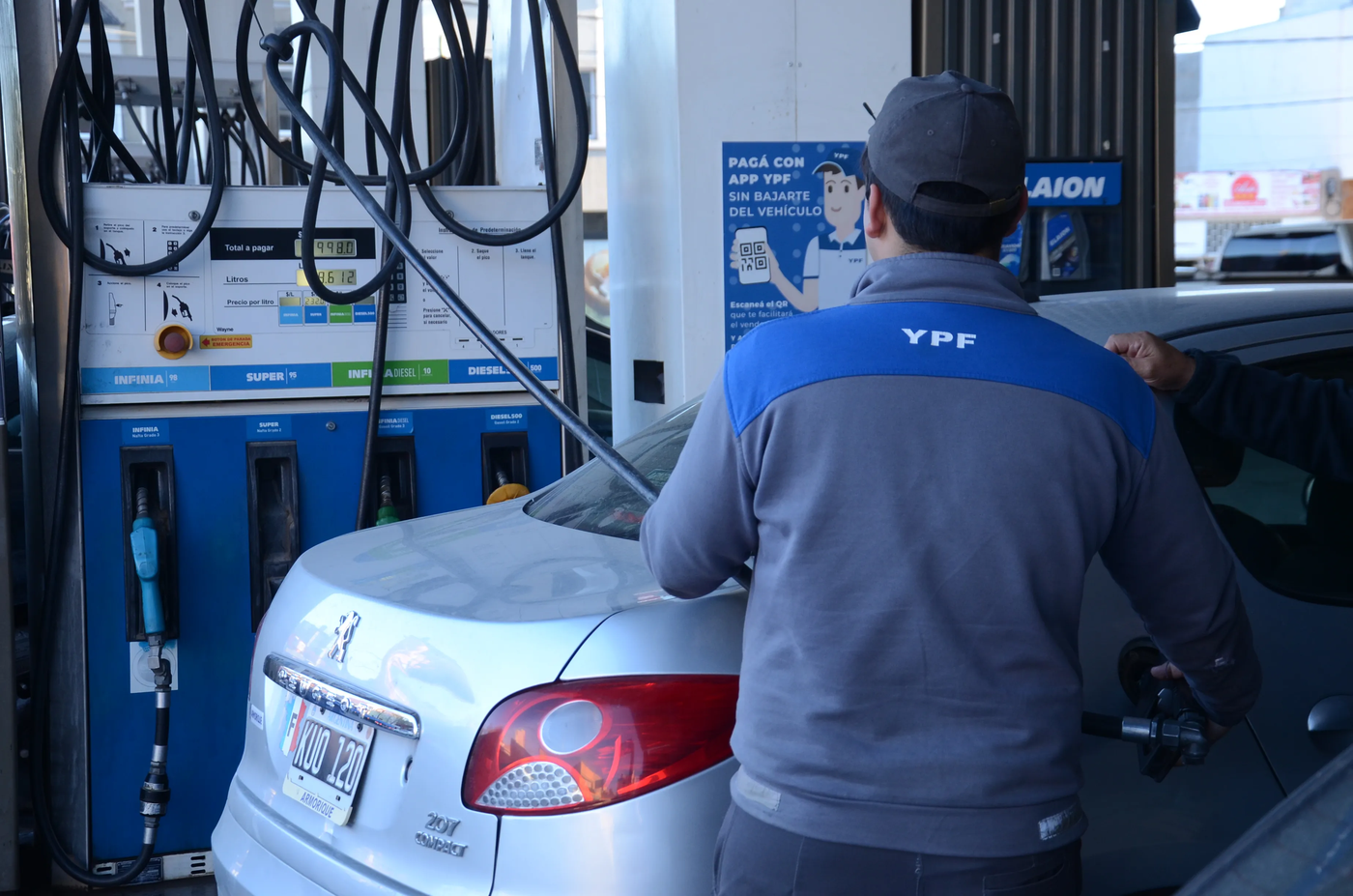 Los combustibles siguen subiendo mes a mes.