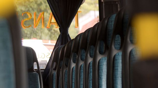 un nene de 10 anos escapo de su casa y aparecio arriba de un micro en berisso