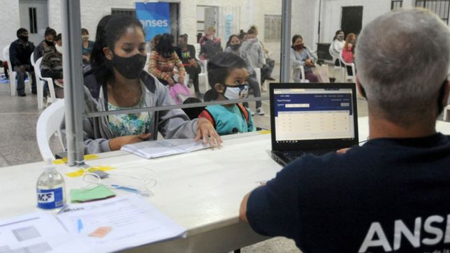 los pagos de la anses llegan con aumentos: montos y detalles de las subas de diciembre