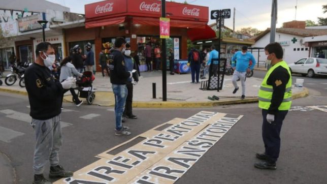 asi quedo pintada calle cantilo en city bell, que se transformo en peatonal