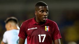 el detalle tripero de hurtado durante los entrenamientos con venezuela el detalle tripero de hurtado durante los entrenamientos con venezuela