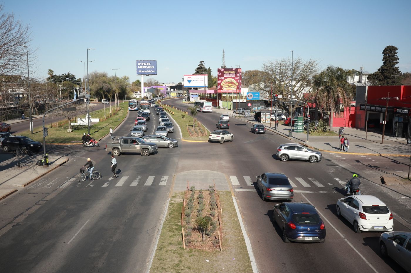 El Camino Centenario es una de las arterias donde se aplicar&aacute; el nuevo sistema de controladores de tr&aacute;nsito.