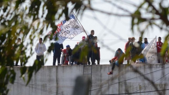 asi se vivio el motin en la carcel de melchor romero por el coronavirus