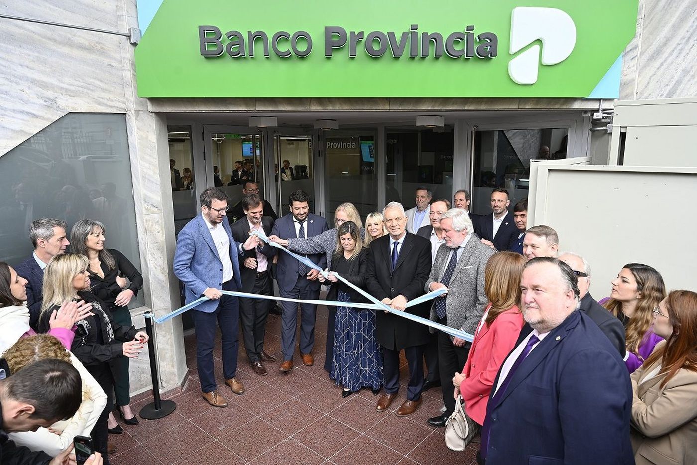 Inauguración Banco Provincia 13 y 48.jfif