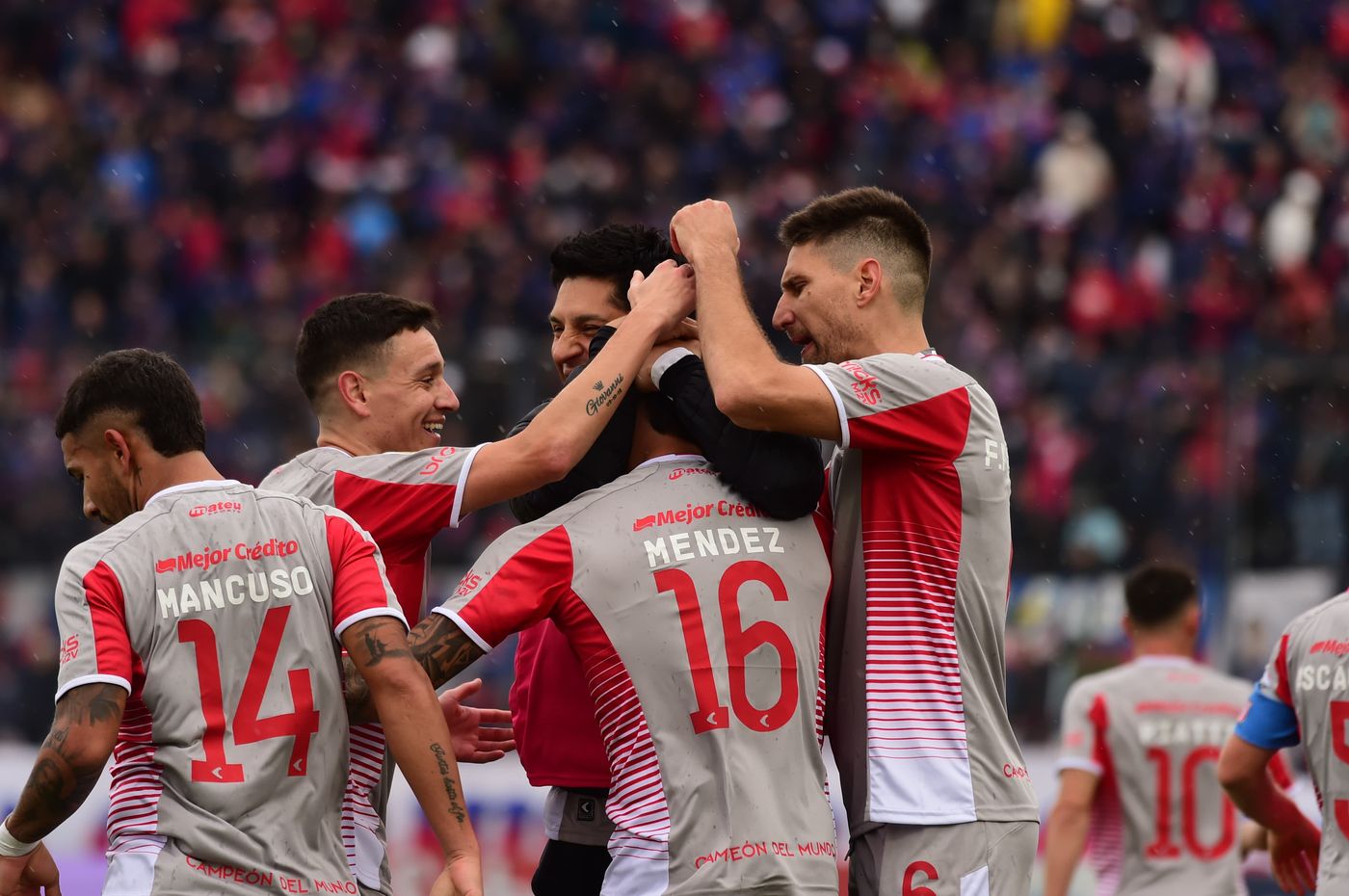 Estudiantes Tigre gol.jpg