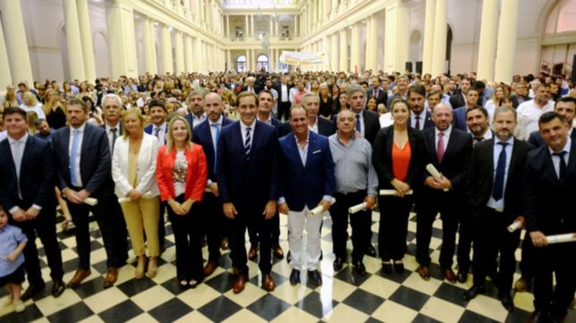 radiografia de un gabinete que garro abrio para que tengan lugar todos los aliados