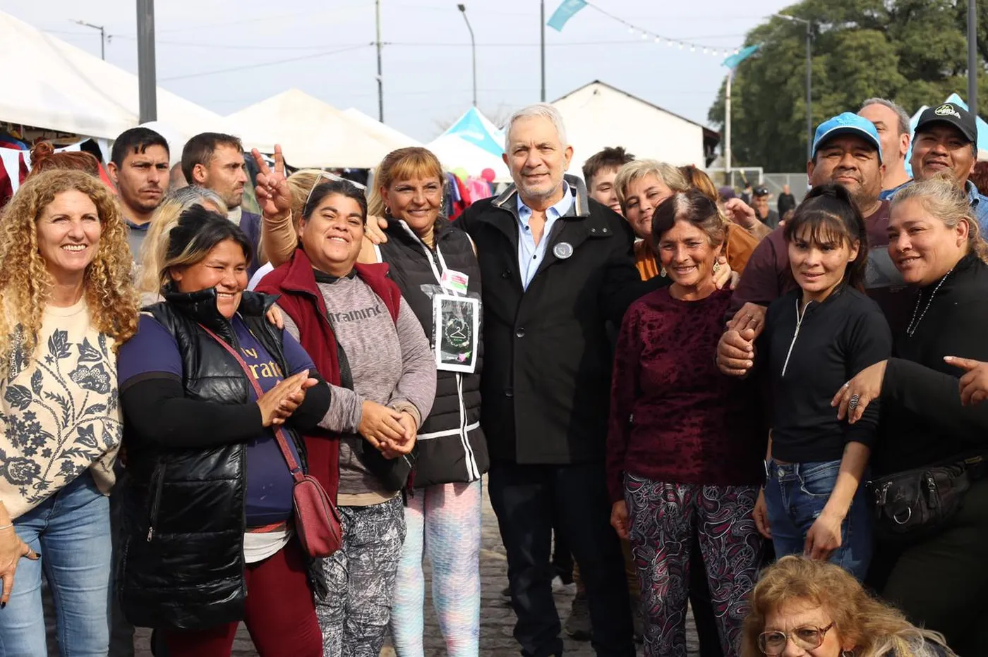 El intendente Julio Alak participó de la apertura del nuevo Paseo de Compras Meridiano V.