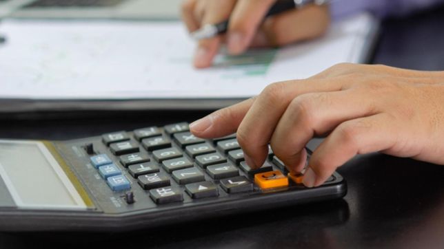 tras confirmar los bonos a jubilados, massa anuncio medidas de alivio para monotributistas