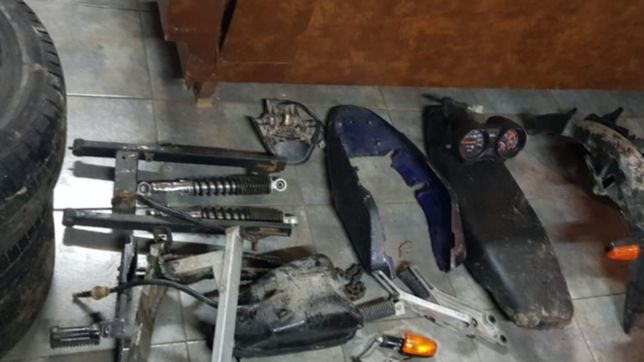 robaban motos y vendian las partes por facebook, hasta que una victima los descubrio
