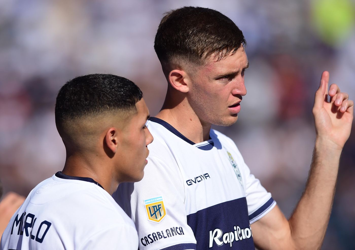 Castilo y Merlo, dos de los jugadores de Gimnasia que son seguidos.