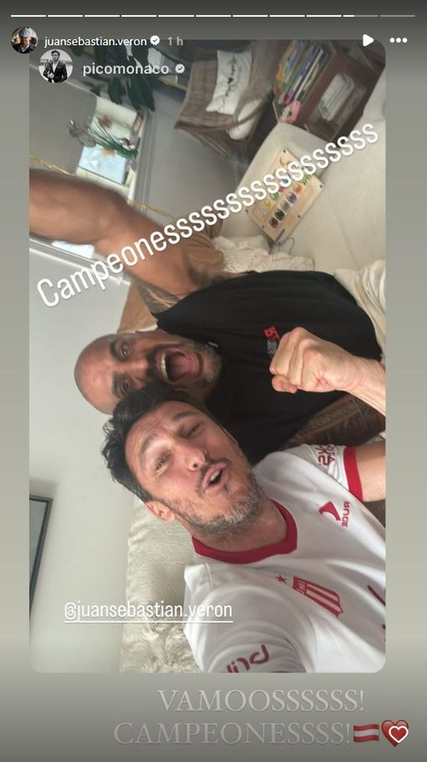 La foto que Juan Sebastián Verón y Pico Mónaco se sacaron juntos tras la consagración de Estudiantes. La foto que Juan Sebastián Verón y Pico Mónaco se sacaron juntos tras la consagración de Estudiantes.