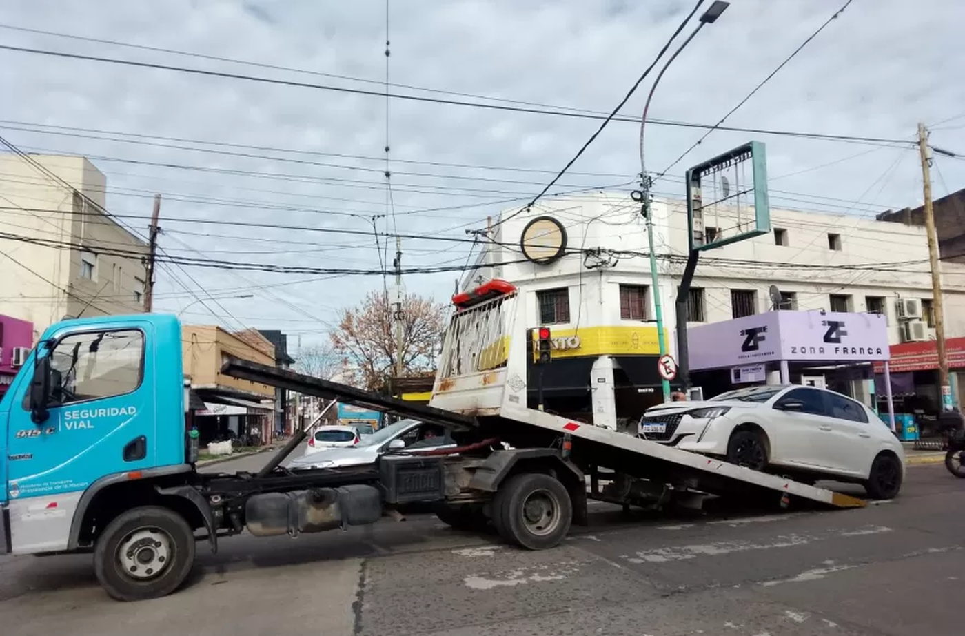 El auto es de Nelson Insfrán, arquero de Gimnasia, pero no iba manejando al momento del choque contra una camioneta en Berisso